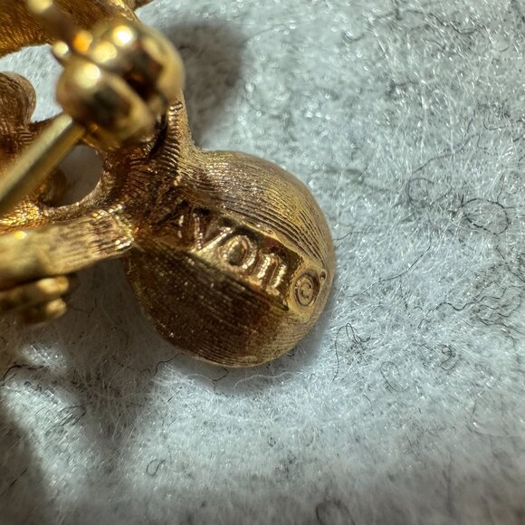 Vintage Avon Spectacular Mouse Brooch With Rhinestone Eyes  movable Glasses 1973 - Picture 4 of 5